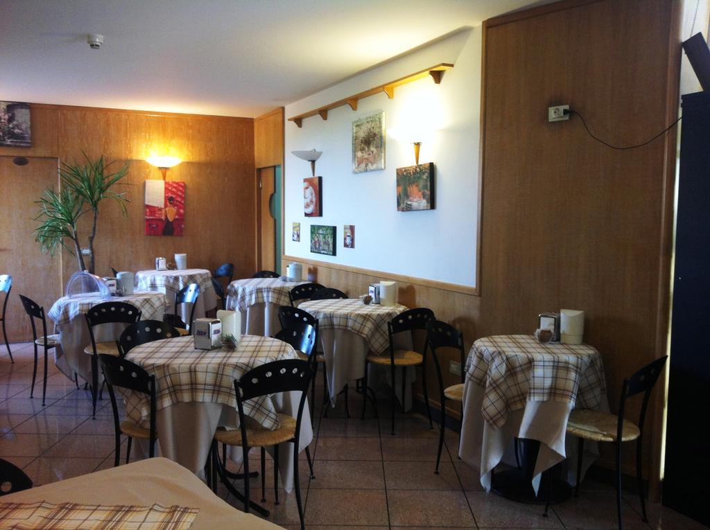 Hotel Donatello Альберобелло Екстер'єр фото
