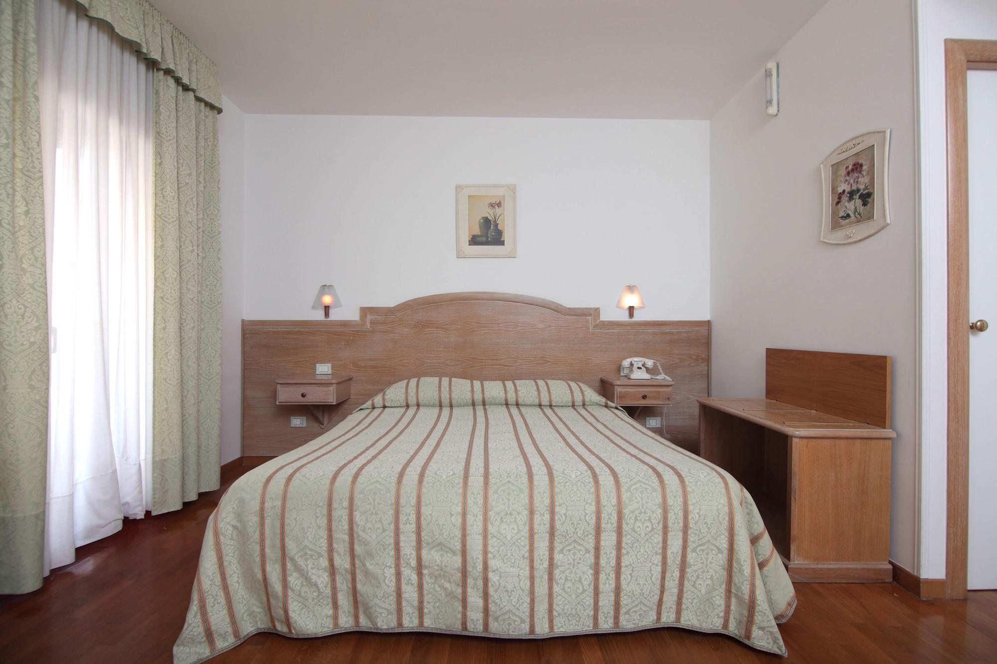 Hotel Donatello Альберобелло Екстер'єр фото